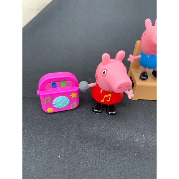 Peppa Pig & Friends Figurine Set With Accessories - Picture 2 of 4